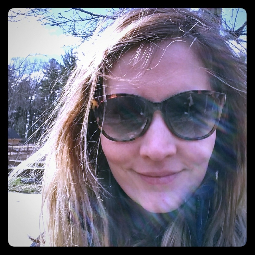 Meet your Posher, Suzanne